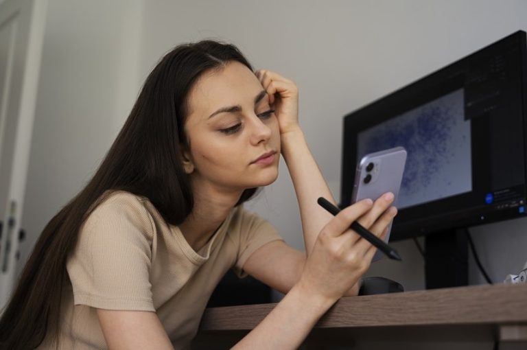 Mental Health Risks of Social Media Addiction